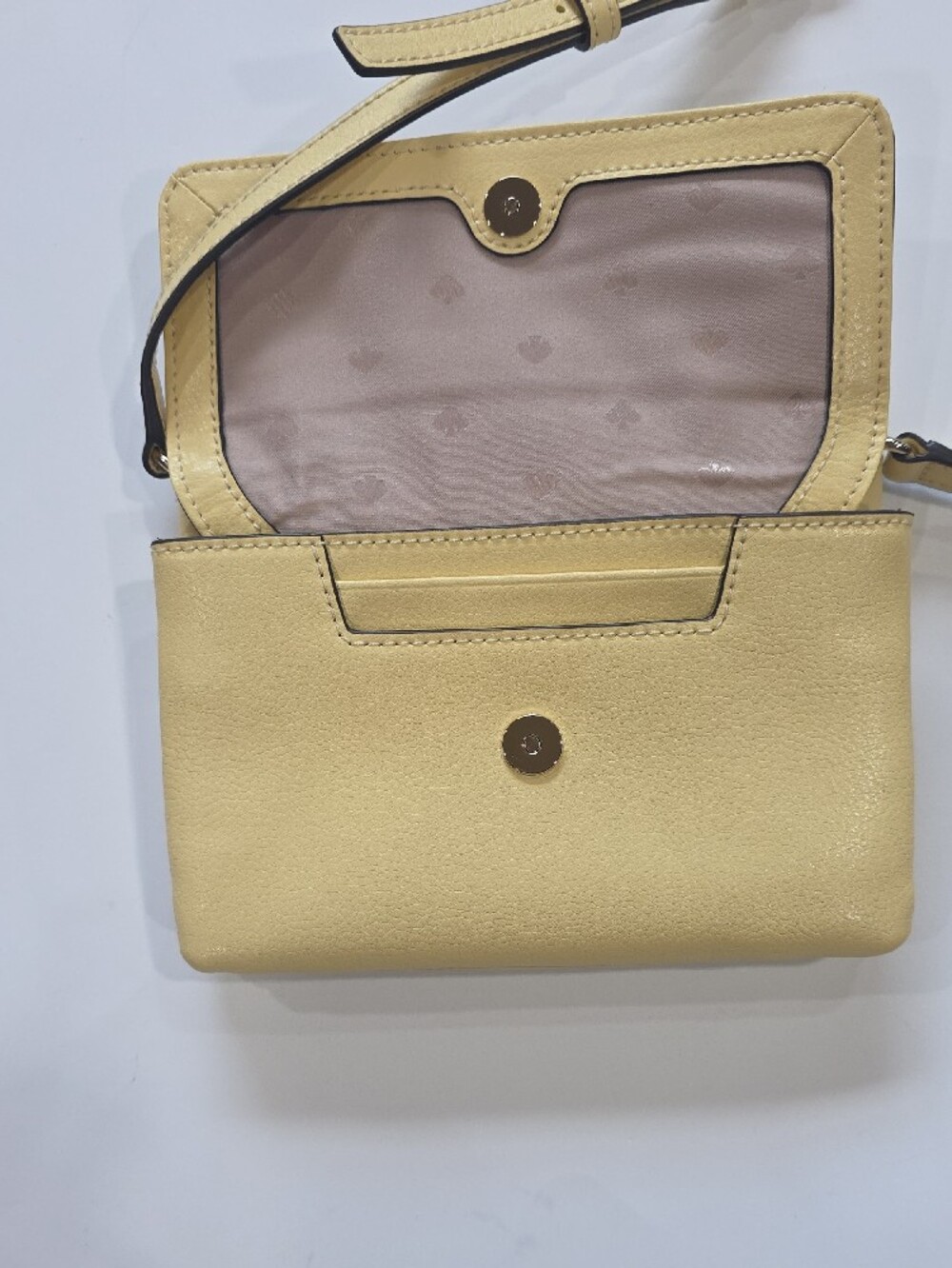 ♠️♠️Kate Spade Perry Saffiano Pale Yellow Leather Crossbody Wallet♠️♠️ - Picture 2 of 4